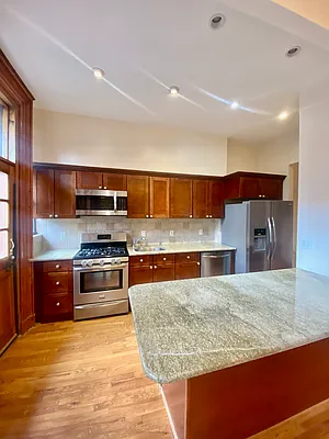 Rented by CMV Realty Inc. | media 20