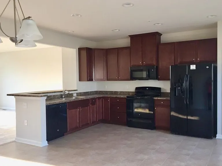 2240 Raya Way — Photo 2