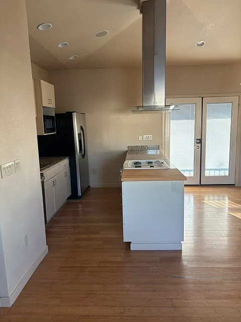 2 bed, 1.5 bath, $1,800 — Photo 3