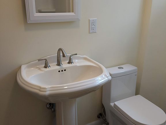 4th image of 512 N Main St #1