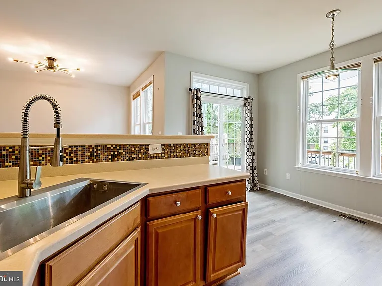 3385 Beechcliff Dr — Photo 15
