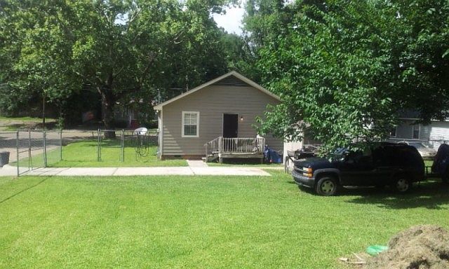 2nd image of 1119 Central St