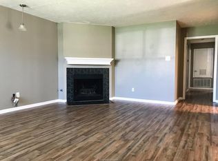 824 Azalea Ct, College Station, TX 77840