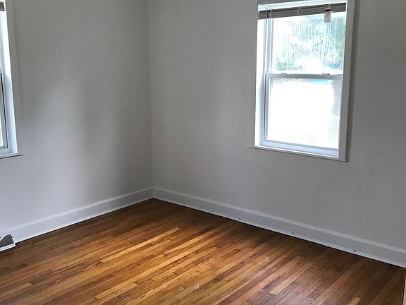 5th image of 105 Spencer Ln