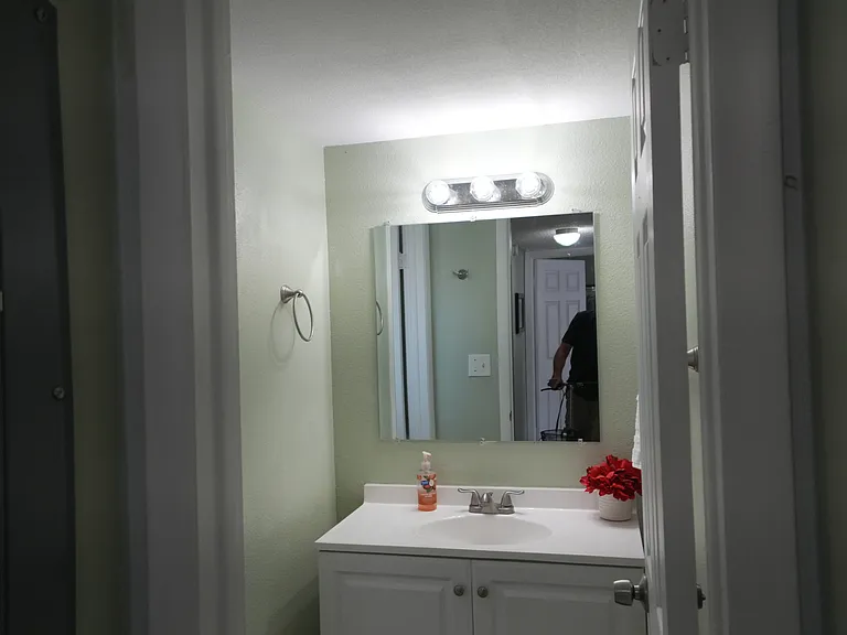 1832 East Dr — Photo 5