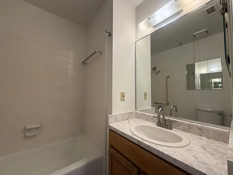375 S Main St #4 — Photo 11