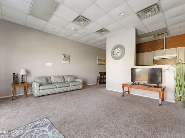 gulfport-mississippi-246859807 picture