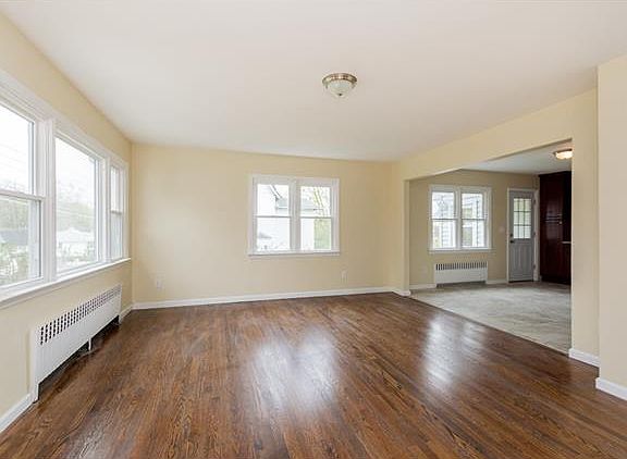 3rd image of 151 Winthrop Ave