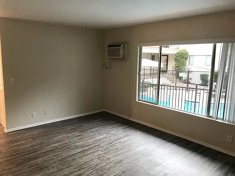 4950 Coldwater Canyon — Photo 14