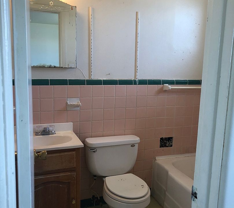 2nd image of 106 W 1st St APT 2