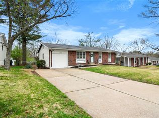 1534 Saint Ives Dr, Saint Louis, MO 63136