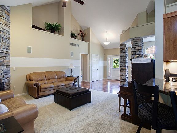 5th image of 51198 Heatherton Ct