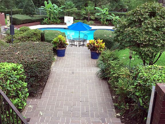 3rd image of 1303 Westwood Dr