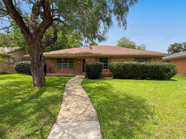 3327 Portlock Dr, Farmers Branch, TX 75234