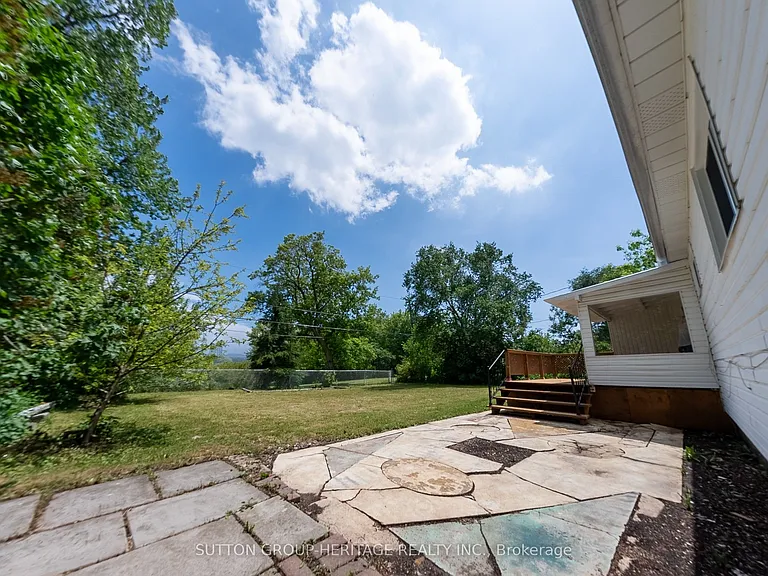661 Annland St — Photo 23