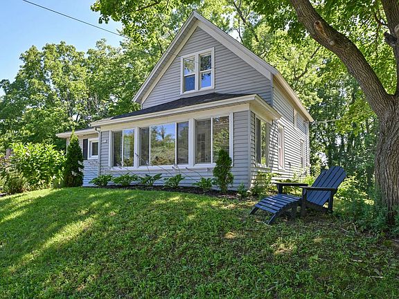 4th image of 312 Burden AVENUE