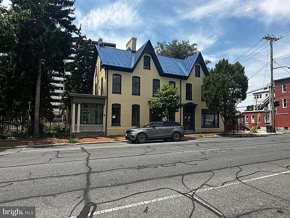4th image of 205-207 S Potomac St
