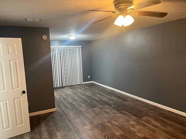 1417 Kraft Ave — Photo 25
