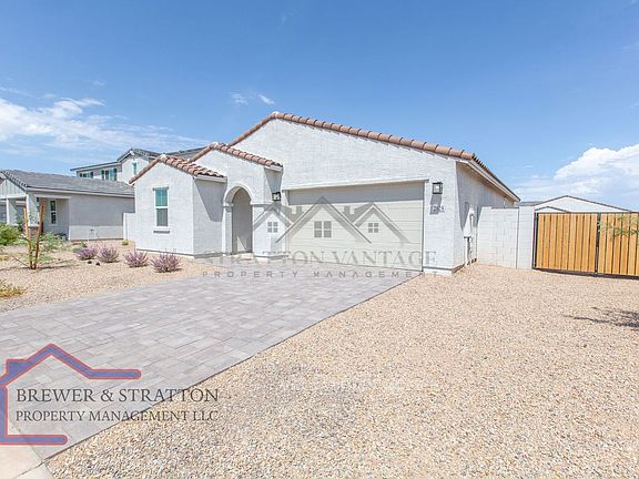 4th image of 2028 E Brooklyn Dr