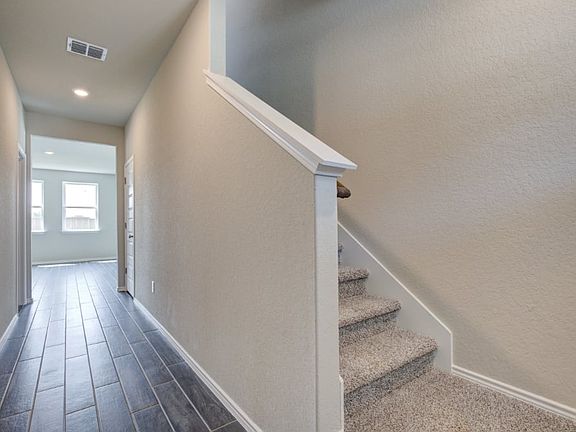 4th image of 152 Honey Oak Ln