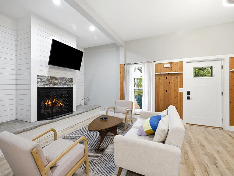 15775 Lakeshore Rd #2 — Photo 37