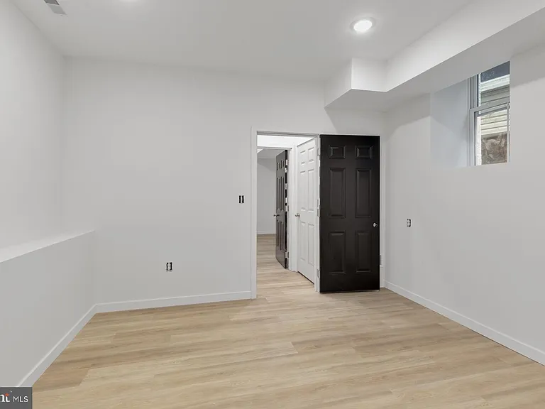 223 S 45th St #1R — Photo 24