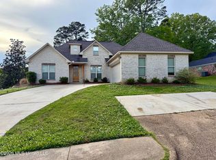 580 Hickory Pl, Brandon, MS 39047