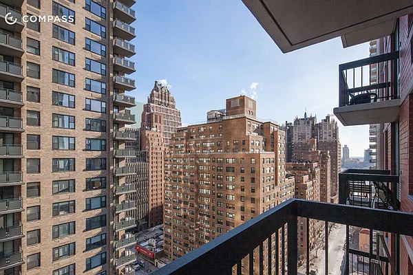 Rented by Compass | media 36