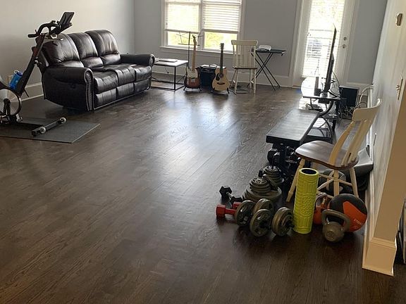 5th image of 401 Finsbury St APT 302