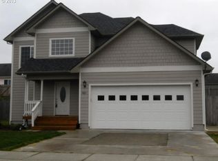 1863 Steelhead St, North Bend, OR 97459