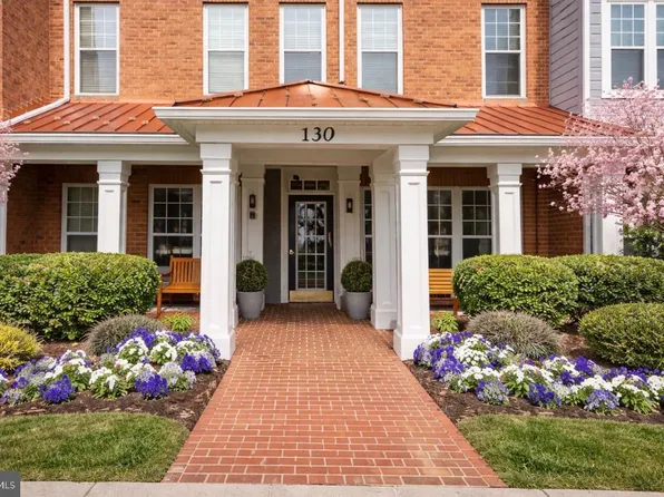130 Chevy Chase St APT 202, Gaithersburg, MD 20878