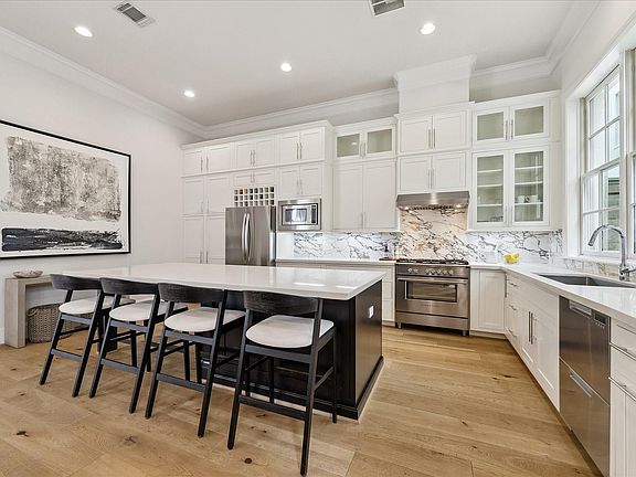 4th image of 6108 Nicholas Grove Pl
