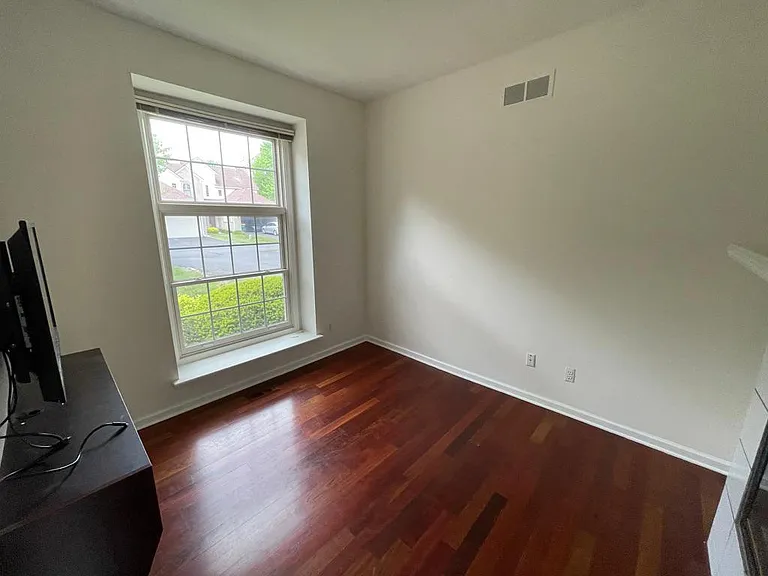 43590 Wendingo Ct — Photo 13
