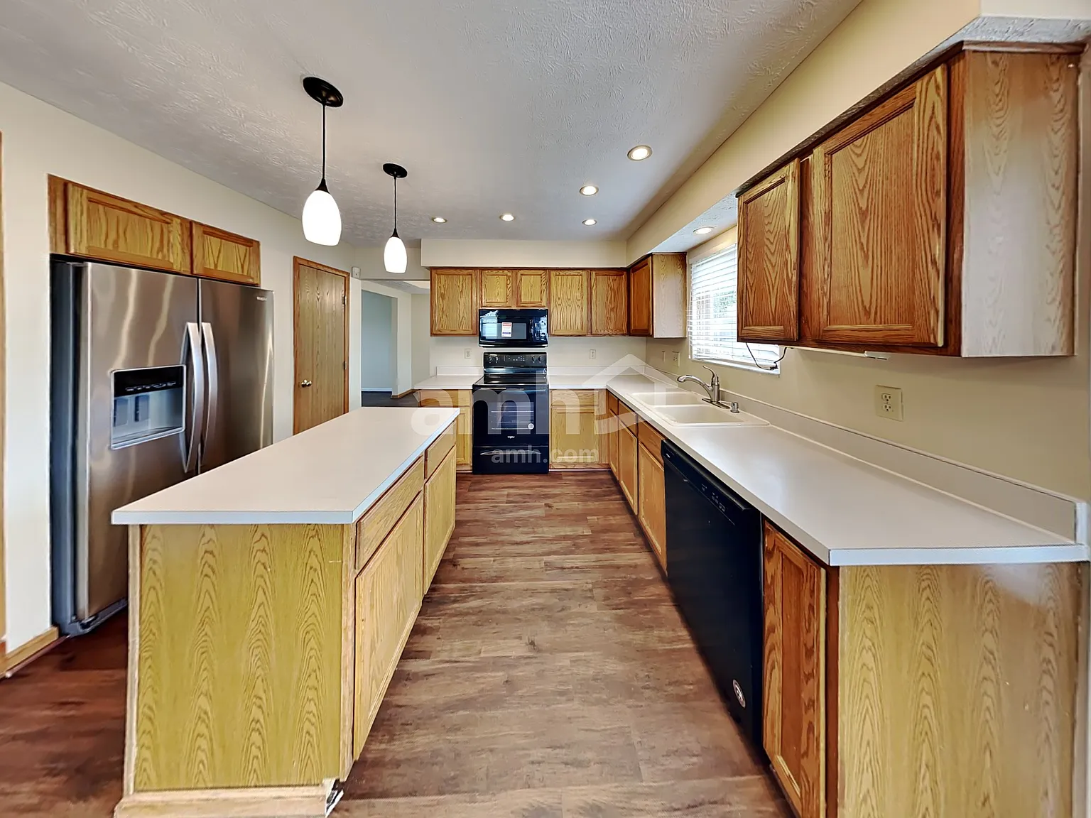 4 bed, 2.5 bath, 2186 sqft, $2,735 — Photo 3