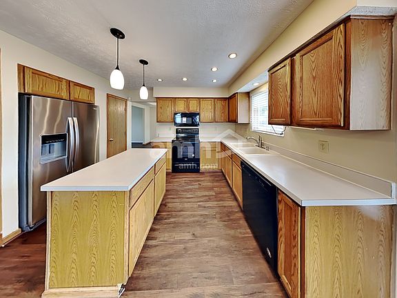 3rd image of 8438 Lucerne Dr