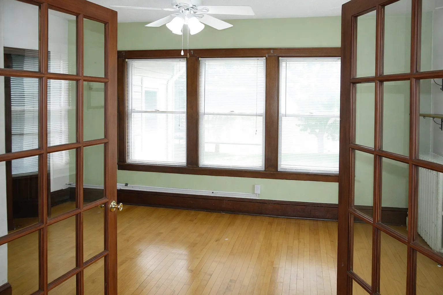 4 bed, $1,750 — Photo 2
