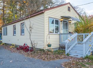 21 Arizona St, Coventry, RI 02816