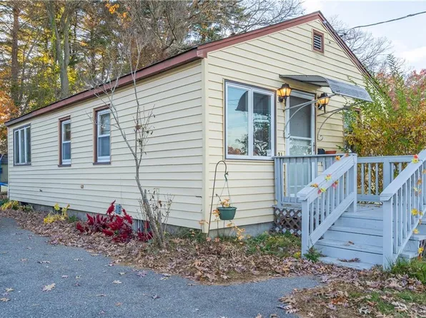 21 Arizona St, Coventry, RI 02816