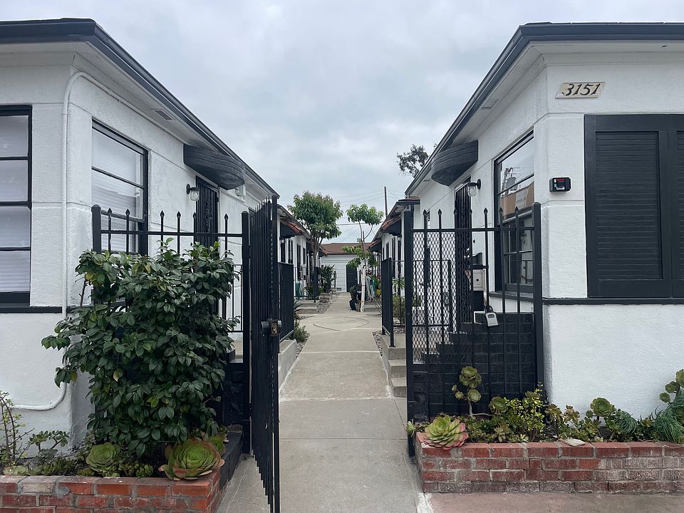 Beautiful Entrance to Small Complex