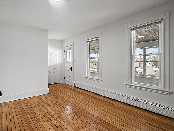 3rd image of 867 Central Ave W #1