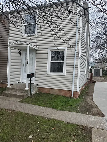 1437 Sulzer Ave Photo 1
