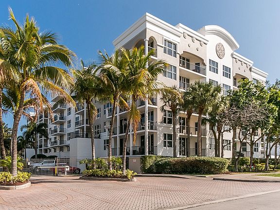 3rd image of 101 SE 20th Avenue #406