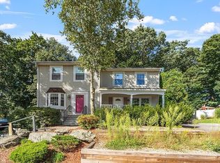 7 Ward Farm Cir, Worcester, MA 01602