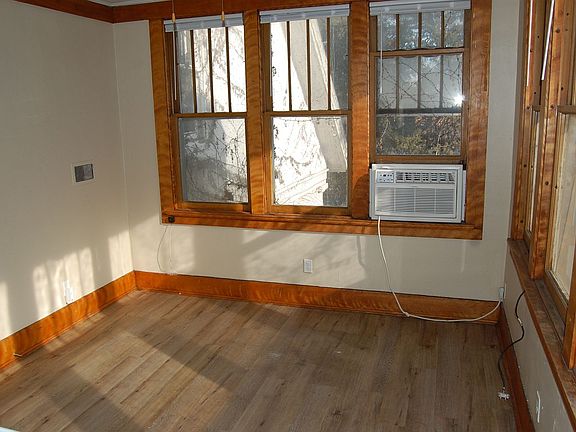 4th image of 900 S 18th St APT 3