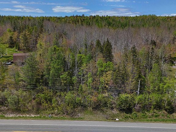2nd image of 105 Highway Baddeck