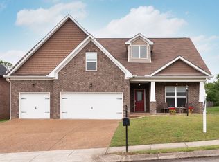 321 Sword Ln, Mount Juliet, TN 37122