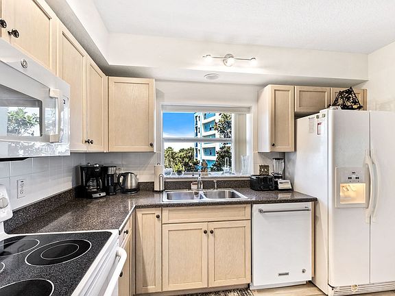 5th image of 5300 S Atlantic Ave APT 8307