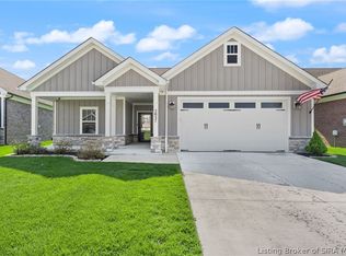 2037 Prestwick Pl, Henryville, IN 47126