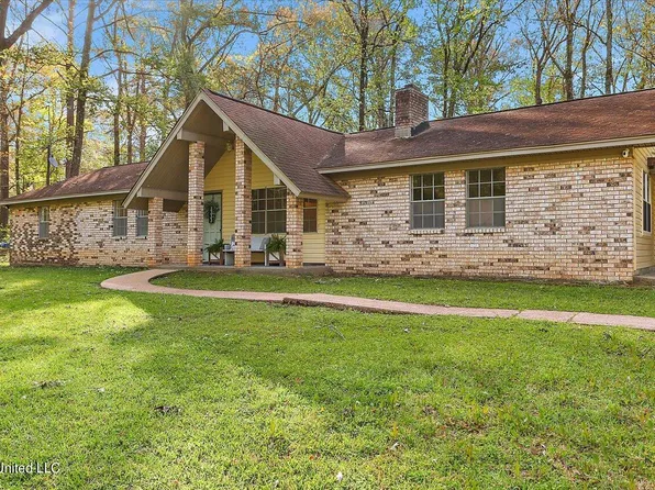 1333 McRaven Rd, Clinton, MS 39056