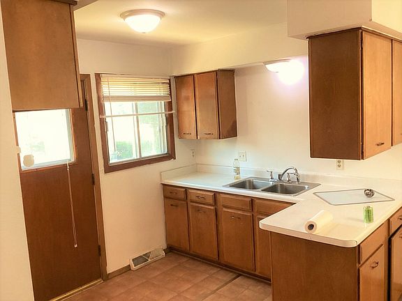 2nd image of 9004-9010 W Bender Ave #9006